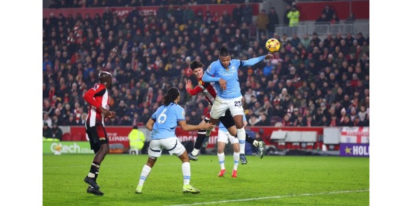 Pep Guardiola criticou o guarda-redes Stefan Ortega após o jogo Pep Guardiola criticou o guarda-redes Stefan Ortega após o jogo